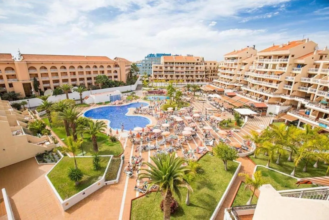 Two Bedroom Apartment In Beachfront Complex With Pool In Playa De Las Americas.  Playa de las Americas (Tenerife)
