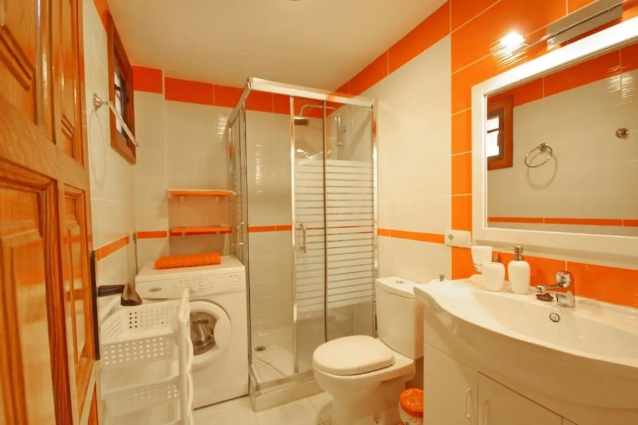 Two Bedroom Apartment In Beachfront Complex With Pool In Playa De Las Americas.