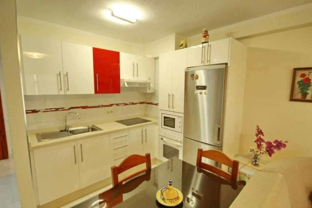 Two Bedroom Apartment In Beachfront Complex With Pool In Playa De Las Americas. 0*, Playa de las Americas (Tenerife)