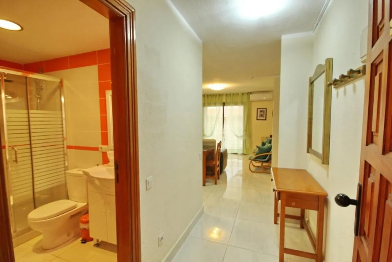 Two Bedroom Apartment In Beachfront Complex With Pool In Playa De Las Americas. Playa de las Americas (Tenerife)