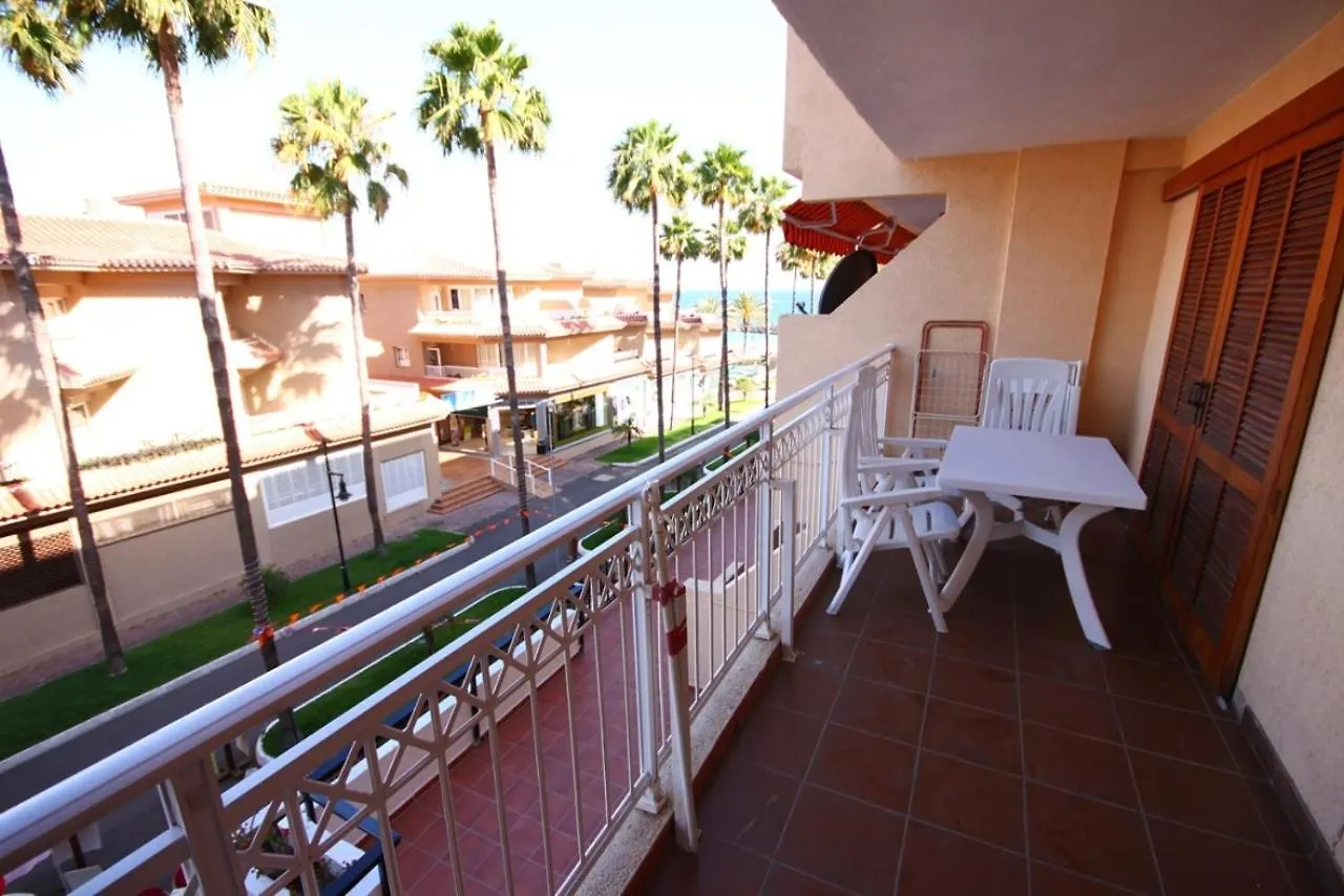 Two Bedroom Apartment In Beachfront Complex With Pool In Playa De Las Americas.  Playa de las Americas (Tenerife)